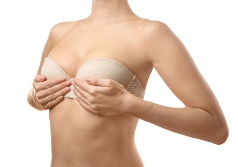 cirurgia de protese mamária