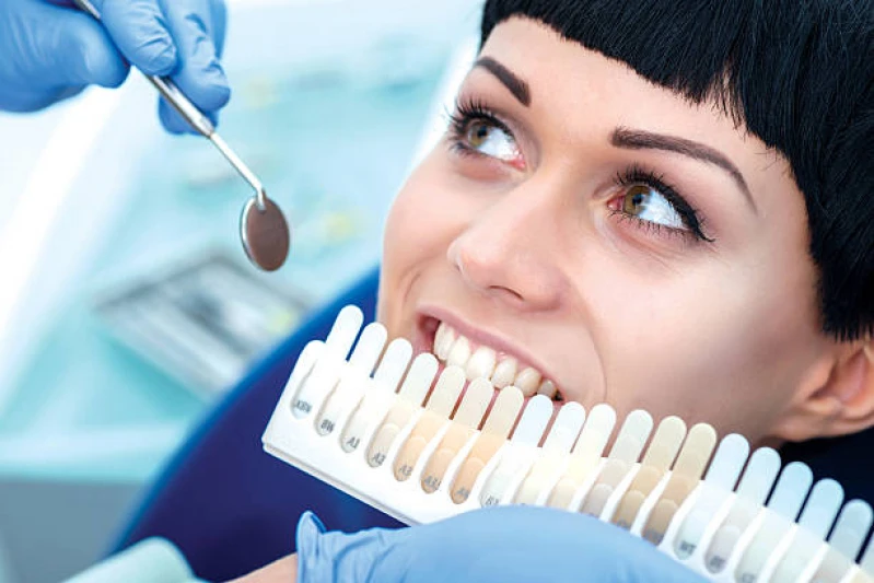 implante do dente da frente